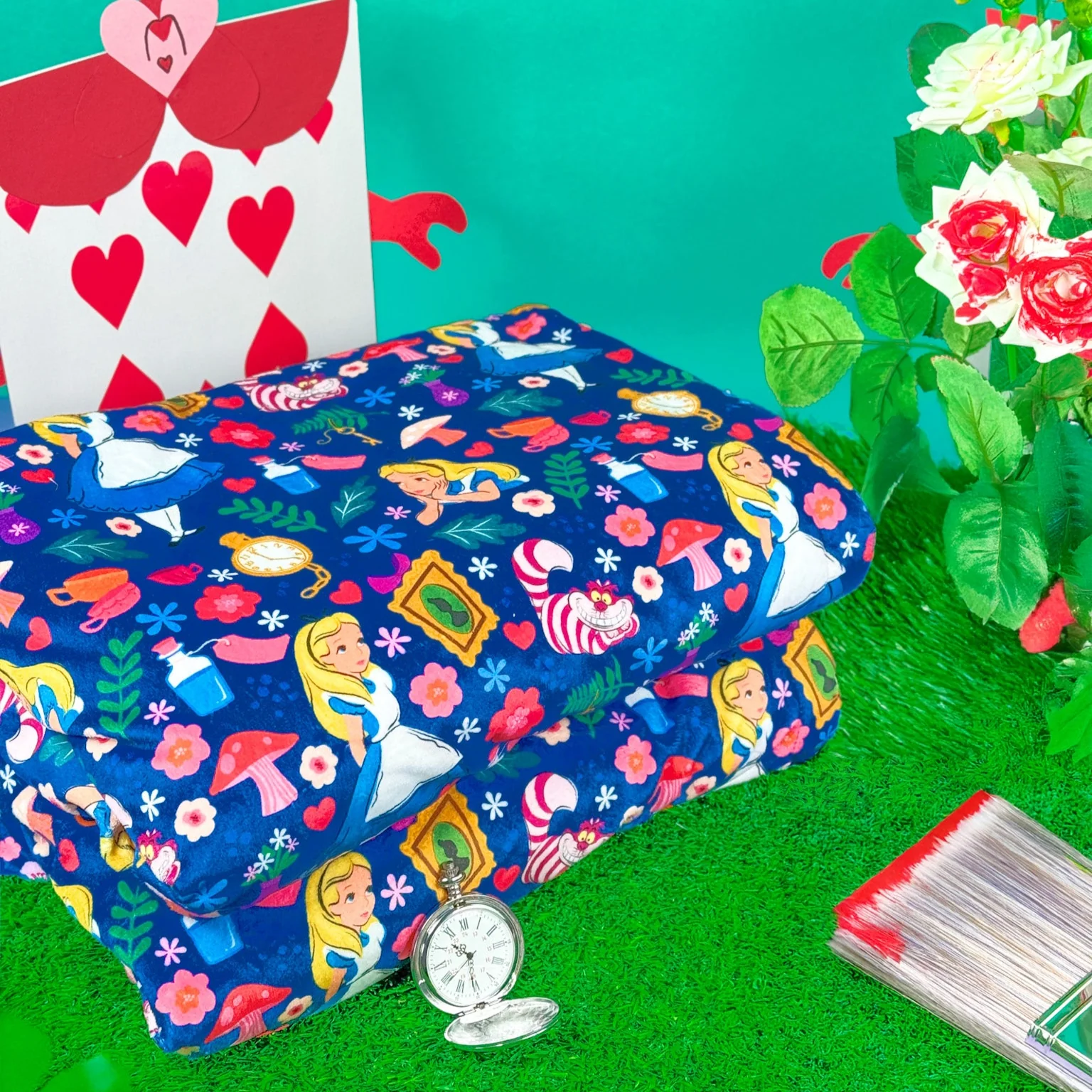 Disney© Dog Blanket - Alice In Wonderland - Image 7