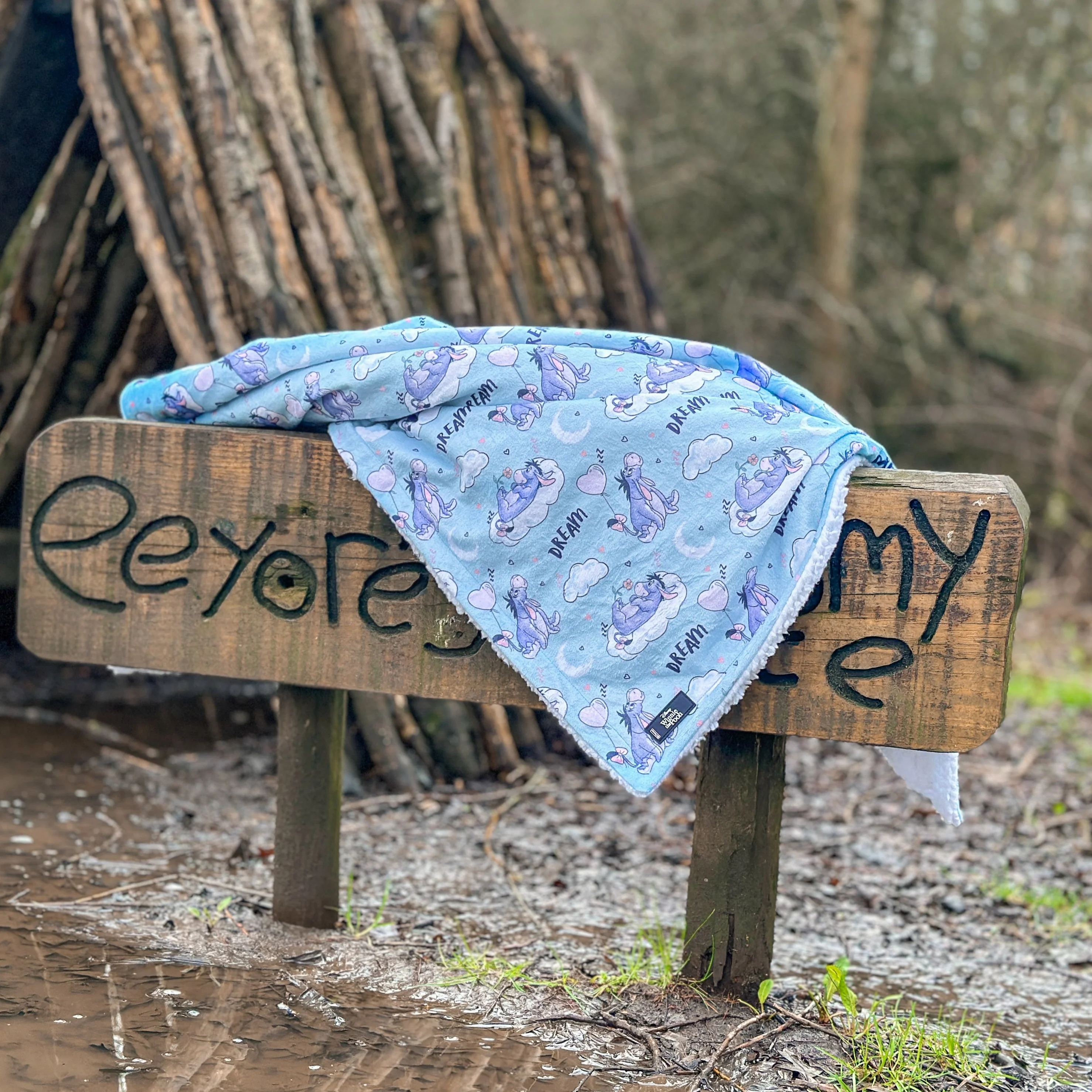 Disney© Dog Blanket - Eeyore - Image 8
